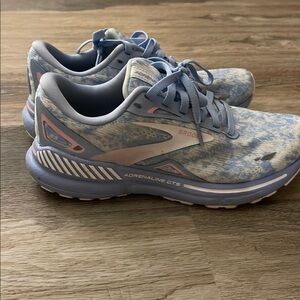 Brooks Blue and Gray Athletic Running Shoes with Cushioning